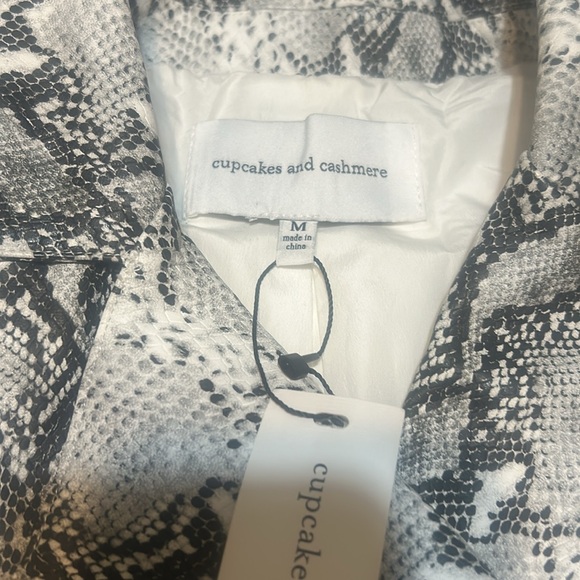 NWT Cupcakes and Cashmere Beatrix Snake Moto Jacket - Picture 4 of 4